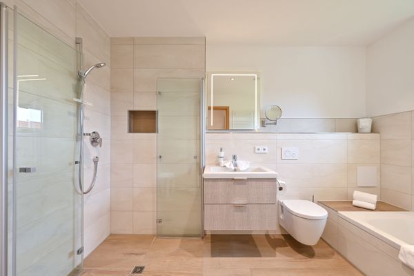 Landhaus am See - See Suite 01  - Badezimmer