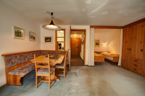 Chesa Munteratsch 1 1/2-Zimmerwohnung 309 Typ C Silvaplana - Living room