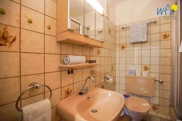 Badezimmer Haus Bonhuis Ferienwohnung Gartenblick