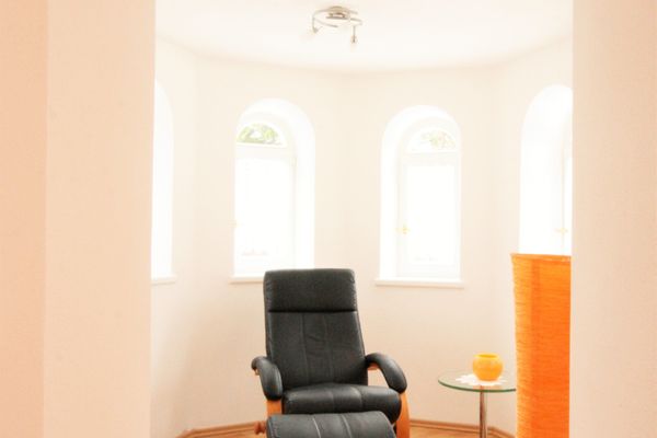 Alte Jagdschloss Ferienwohnung Alpenrose Ferienwohnungen in Pfronten - Wohnzimmer