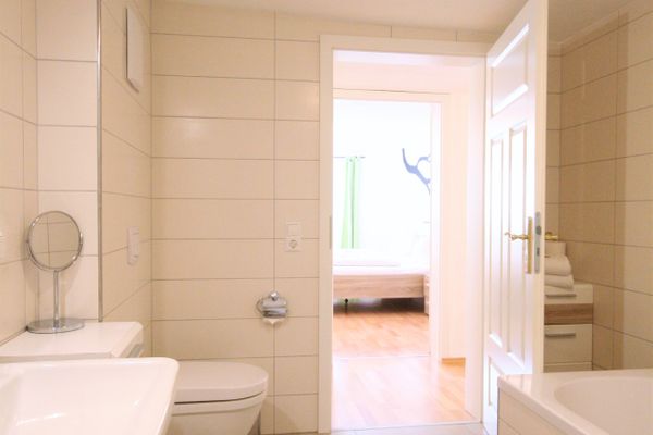 Alte Jagdschloss Ferienwohnung Alpenrose Ferienwohnungen in Pfronten - Badezimmer