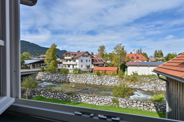 Alte Jagdschloss Ferienwohnung Rommel Ferienwohnungen in Pfronten - Gartenblick