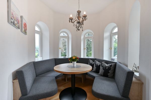 Alte Jagdschloss Ferienwohnung Sophia Ferienwohnungen in Pfronten - Essecke