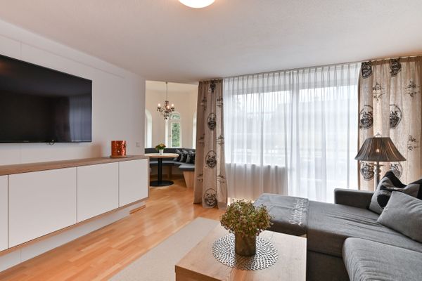 Alte Jagdschloss Ferienwohnung Sophia Ferienwohnungen in Pfronten - Wohnzimmer