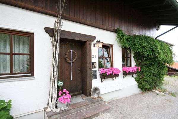  Ferienwohnung Elisabeth Ferienwohnungen in Pfronten - Fassade / Eingang