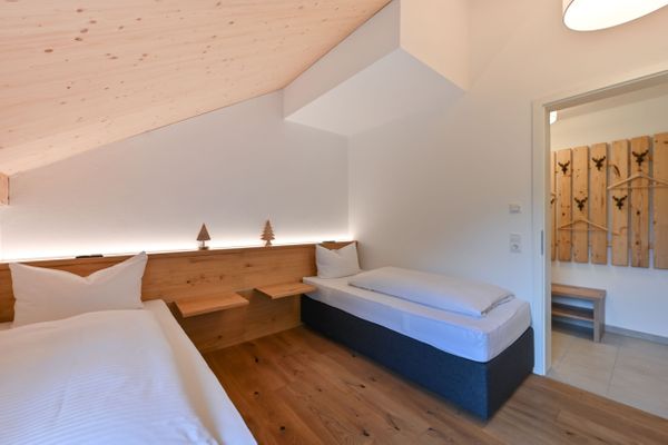  Ferienwohnung Zugspitze Ferienwohnungen in Pfronten - Schlafzimmer
