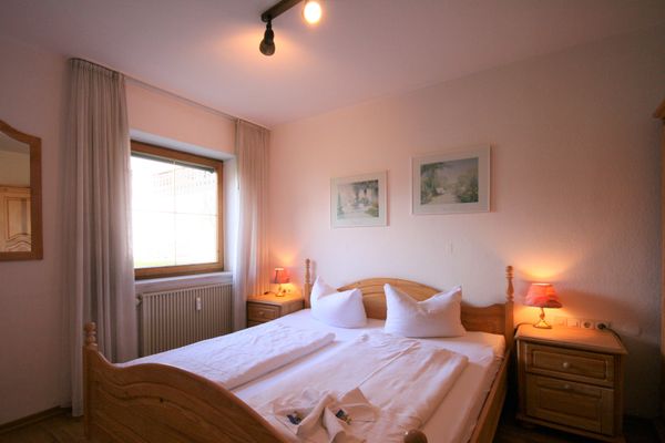  Ferienwohnung Bärbel Ferienwohnungen in Rieden am Forggensee - Schlafzimmer