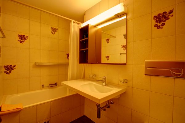 Chesa Munteratsch 1-Zimmerwohnung 103 Typ BB Silvaplana - -img.tag.bathroom-