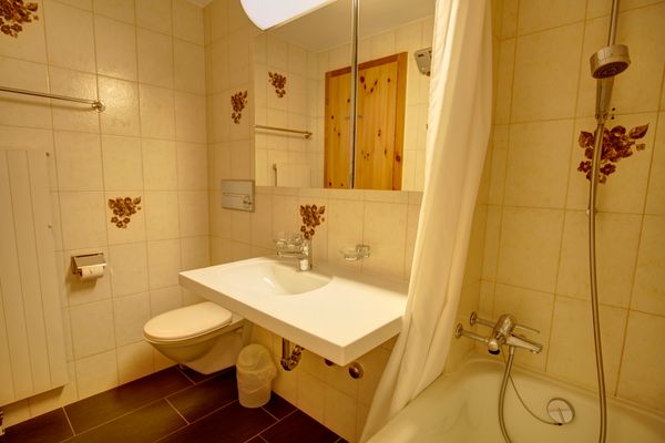 Chesa Munteratsch 1-Zimmerwohnung 306 Typ B Silvaplana - -img.tag.bathroom-