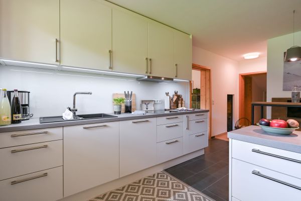  Ferienwohnung Am Biberbach Ferienwohnungen in Roßhaupten - Küche / Küchenzeile