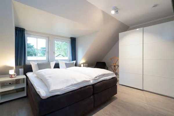 unteres Schlafzimmer mit Doppel-Bett Gorch-Fock-Park Ferienwohnung "App. 31 Hygge"