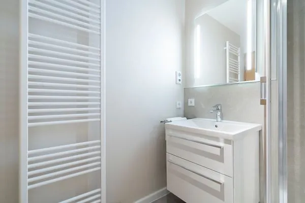 Badezimmer mit Dusche Gorch-Fock-Park Ferienwohnung "App. 31 Hygge"