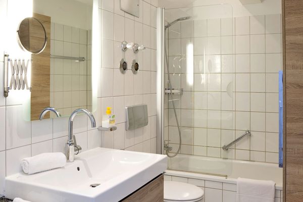 Ferienanlage Neuschwansteinblick Ferienwohnung 118 Ferienwohnungen in Füssen - Badezimmer