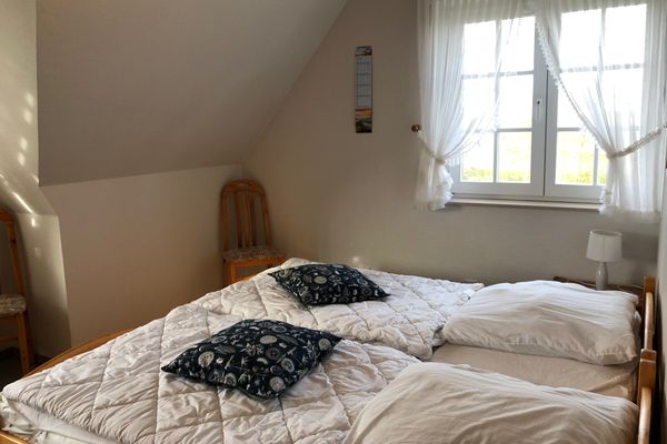Bövergeest 10 Wohnung Weitblick Dorf - Schlafzimmer