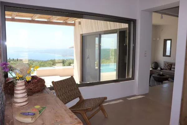 Facade / entrance  Villa Sapientza