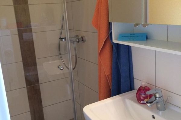 Ferienhaus Brise - Schmugglerhus Wieck - Badezimmer