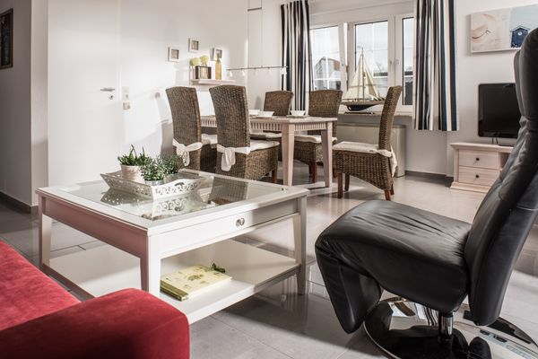 Theodor-Mommsen-Weg 5 Wohnung Friesenrose Bad - Wohnzimmer