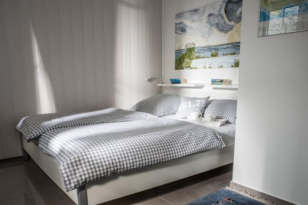 Theodor-Mommsen-Weg 5 Wohnung Friesenrose Bad - Schlafzimmer