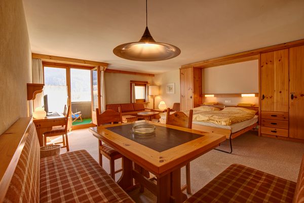 Chesa Munteratsch 1-Zimmerwohnung 203 Typ B Silvaplana - Living room