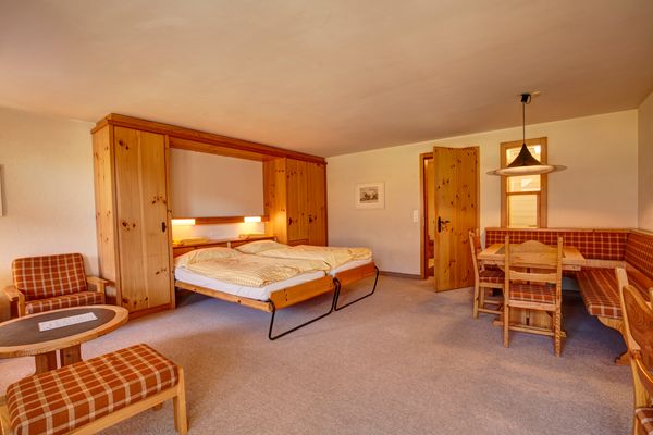 Chesa Munteratsch 1-Zimmerwohnung 203 Typ B Silvaplana - Living room