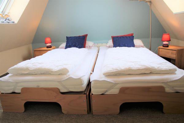  Whg. Wattenglück am Wäldchen Dorf - Schlafzimmer