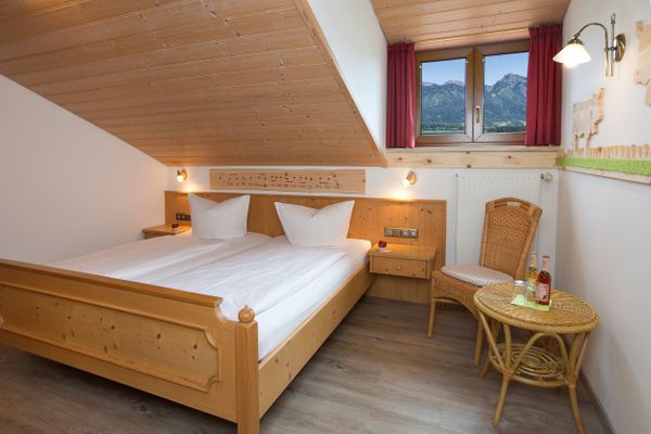 BIO-Bauernhof Salenberghof Ferienwohnung Bergsee Ferienwohnungen in Rieden am Forggensee - Schlafzimmer