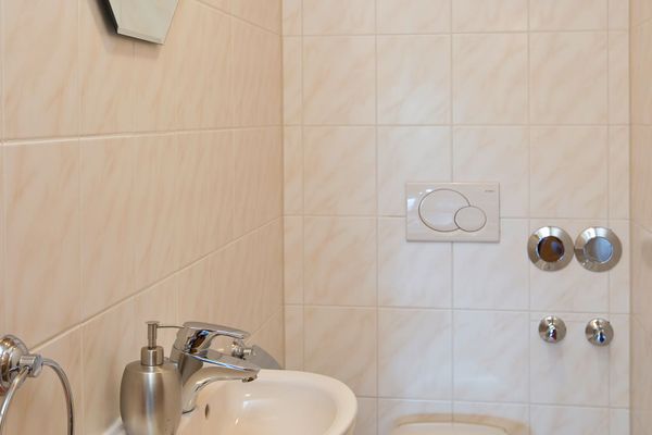 BIO-Bauernhof Salenberghof Ferienwohnung Bergsee Ferienwohnungen in Rieden am Forggensee - Gäste-WC