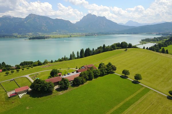 BIO-Bauernhof Salenberghof Ferienwohnung Bergsee Ferienwohnungen in Rieden am Forggensee - Vogelperspektive