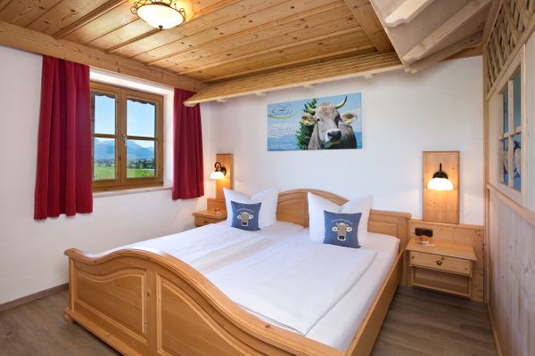 BIO-Bauernhof Salenberghof Ferienwohnung Panorama Ferienwohnungen in Rieden am Forggensee - Schlafzimmer