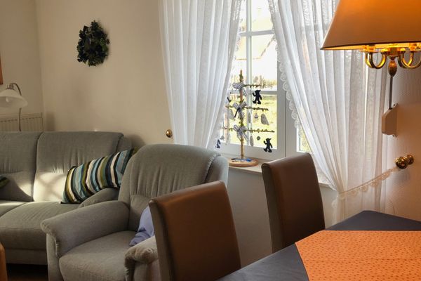 Bövergeest 10 Wohnung Weitblick Dorf - Wohnzimmer