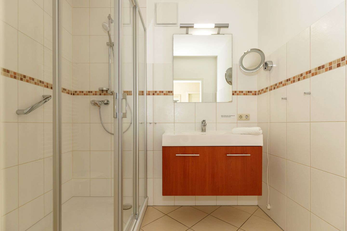 Urlaubsräume am Meer Urlaubsräume am Meer 3-13 Kühlungsborn - Badezimmer mit Dusche