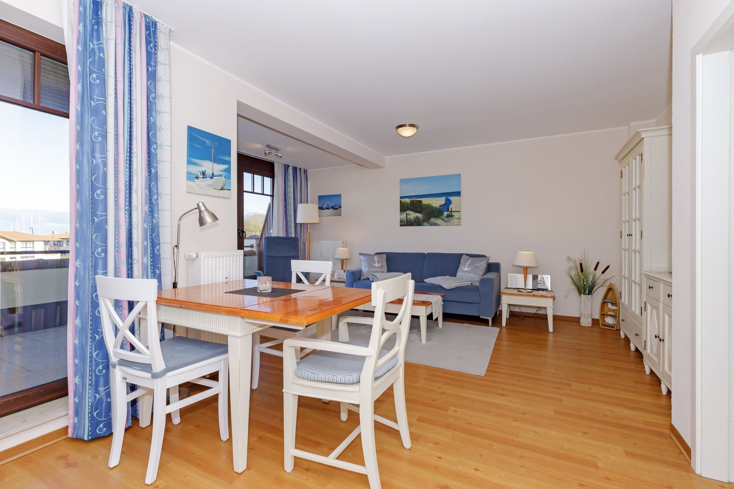 Urlaubsräume am Meer Urlaubsräume am Meer 3-13 Kühlungsborn - Wohn-/Essbereich mit Sitzgelegenheit