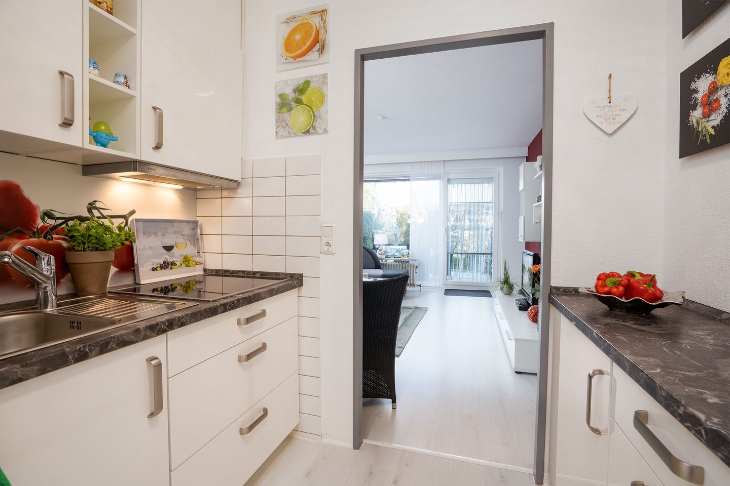 AHW/002 - "Mit Teilseeblick von der Terrasse" Scharbeutz - Küche / Küchenzeile