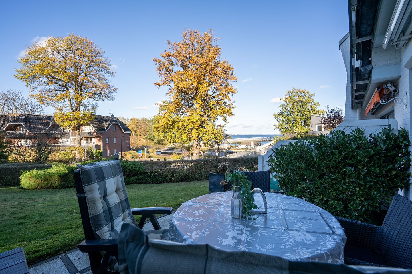 AHW/002 - "Mit Teilseeblick von der Terrasse" Scharbeutz - Gartenblick