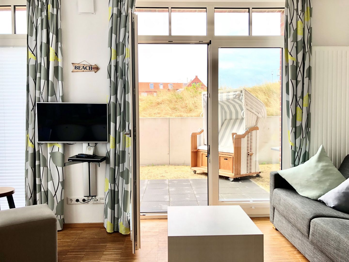 Ferienvillen Anna Düne Ferienvillen Anna Düne 1-01 Wangerooge - Wohn-Essbereich mit Blick Terasse