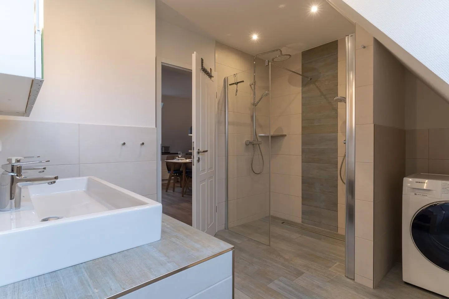 Appartementhaus Olsdorfer Straße Appartement Glücksmomente oben SPO Dorf - 