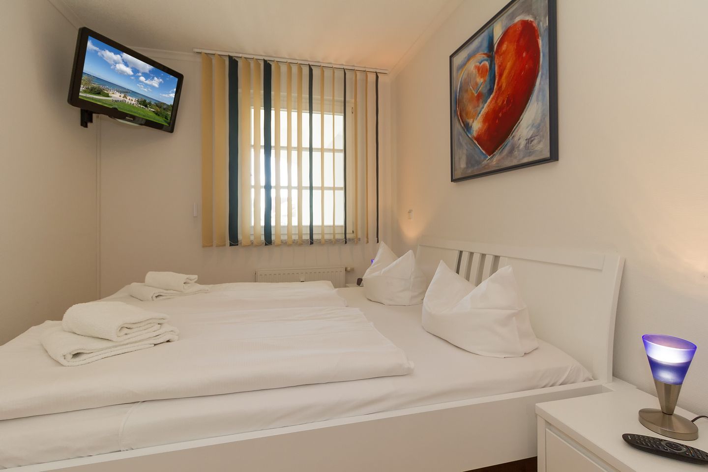 Apartmenthaus Atlantik Apartmenthaus Atlantik 211 Kühlungsborn - Schlafzimmer mit Doppelbett