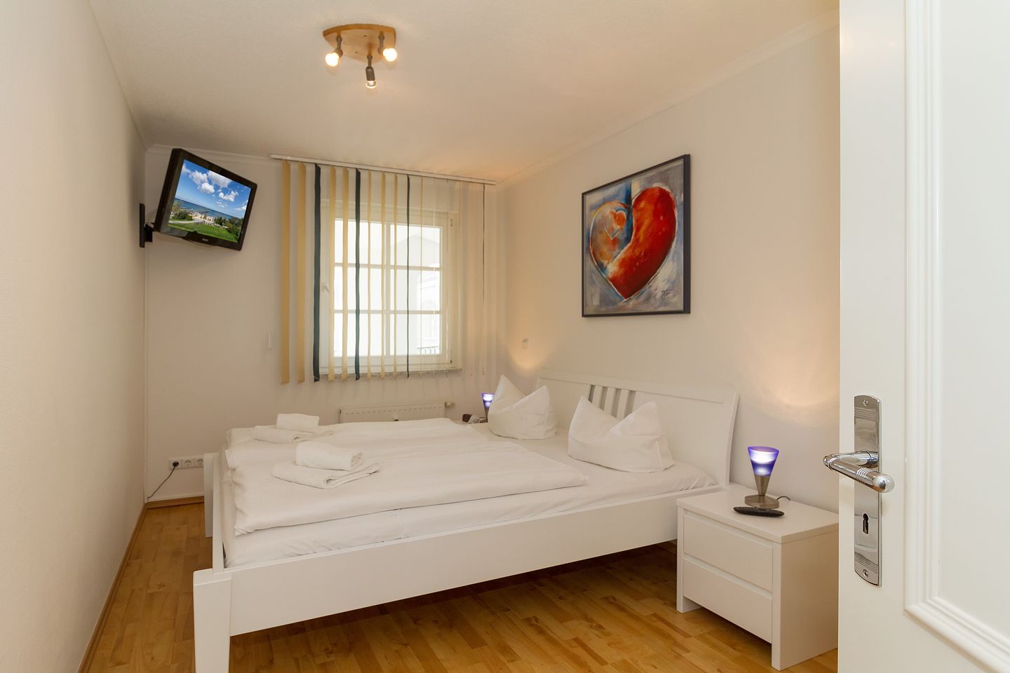 Apartmenthaus Atlantik Apartmenthaus Atlantik 211 Kühlungsborn - Schlafzimmer mit Doppelbett