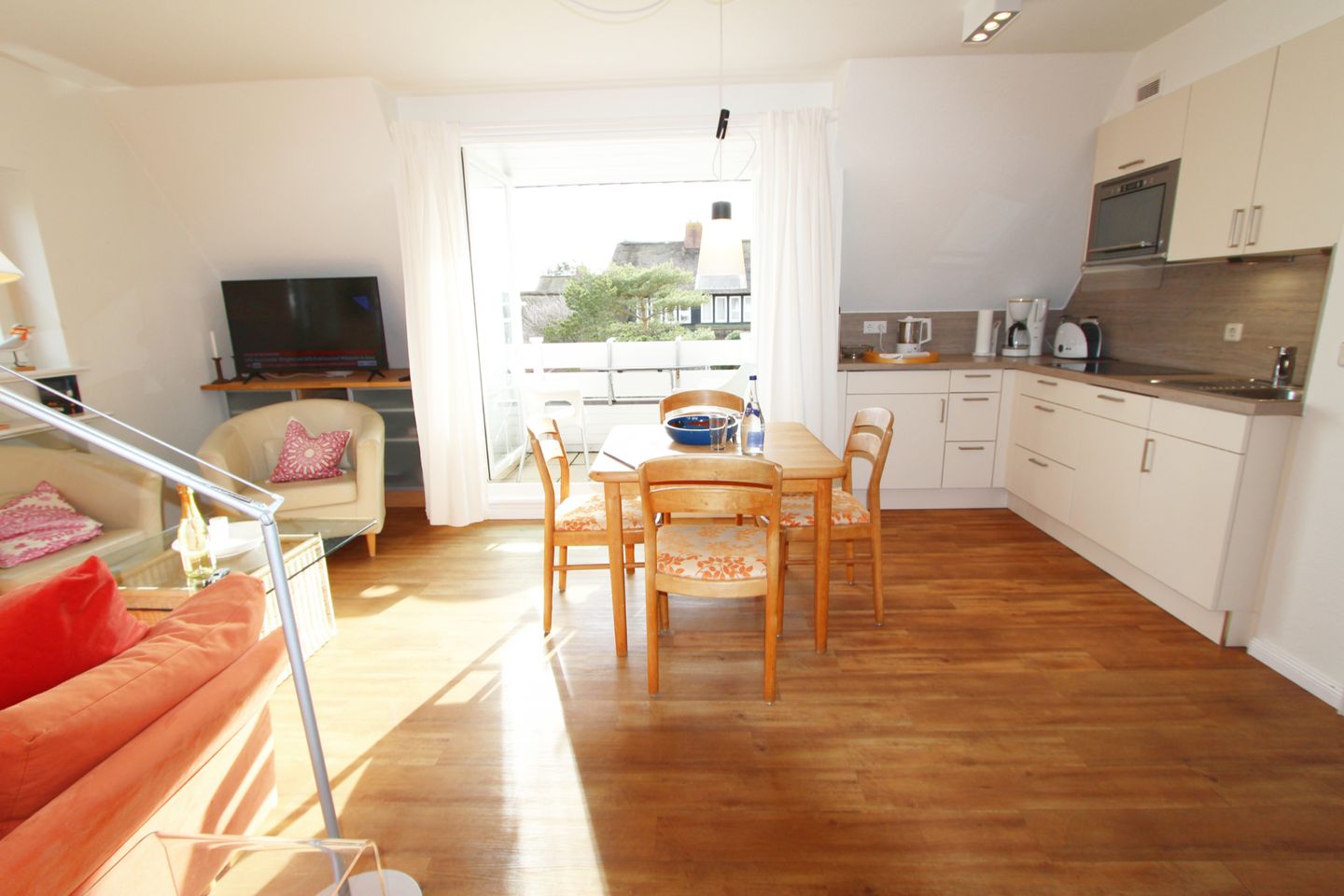 Maike  - Feldmarkstr. 16, App. 4 Wenningstedt - Wohnzimmer