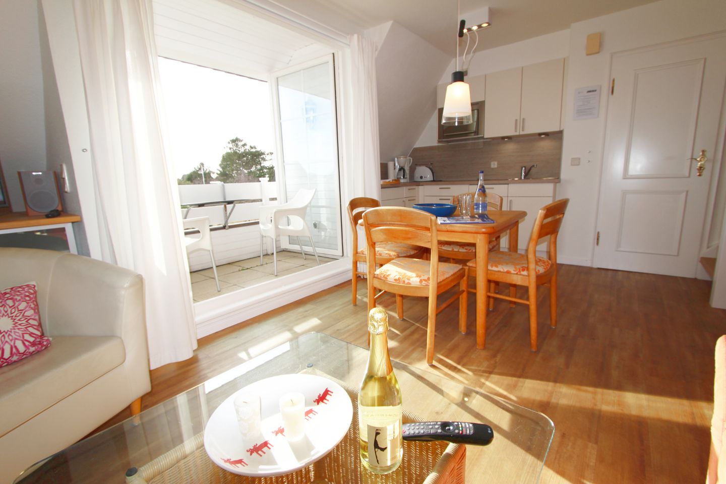 Maike  - Feldmarkstr. 16, App. 4 Wenningstedt - Wohnzimmer