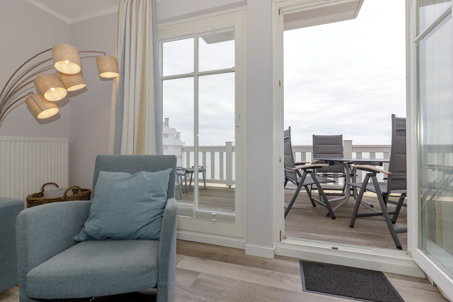 Meeresblick Meeresblick 324 Kühlungsborn - Wohn-Essbereich mit Couch