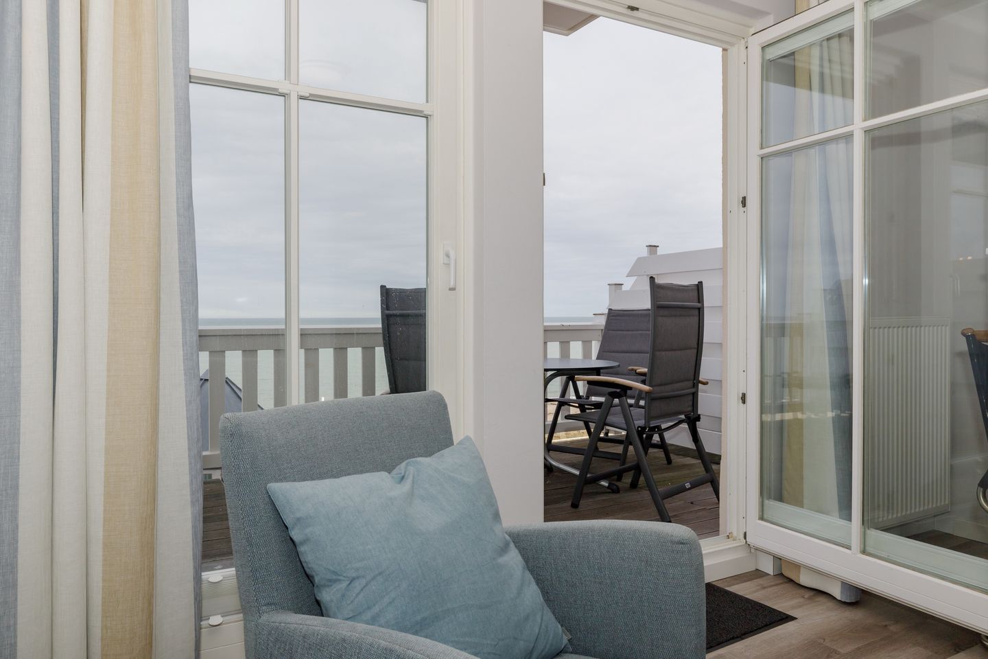 Meeresblick Meeresblick 324 Kühlungsborn - Wohn-Essbereich mit Couch