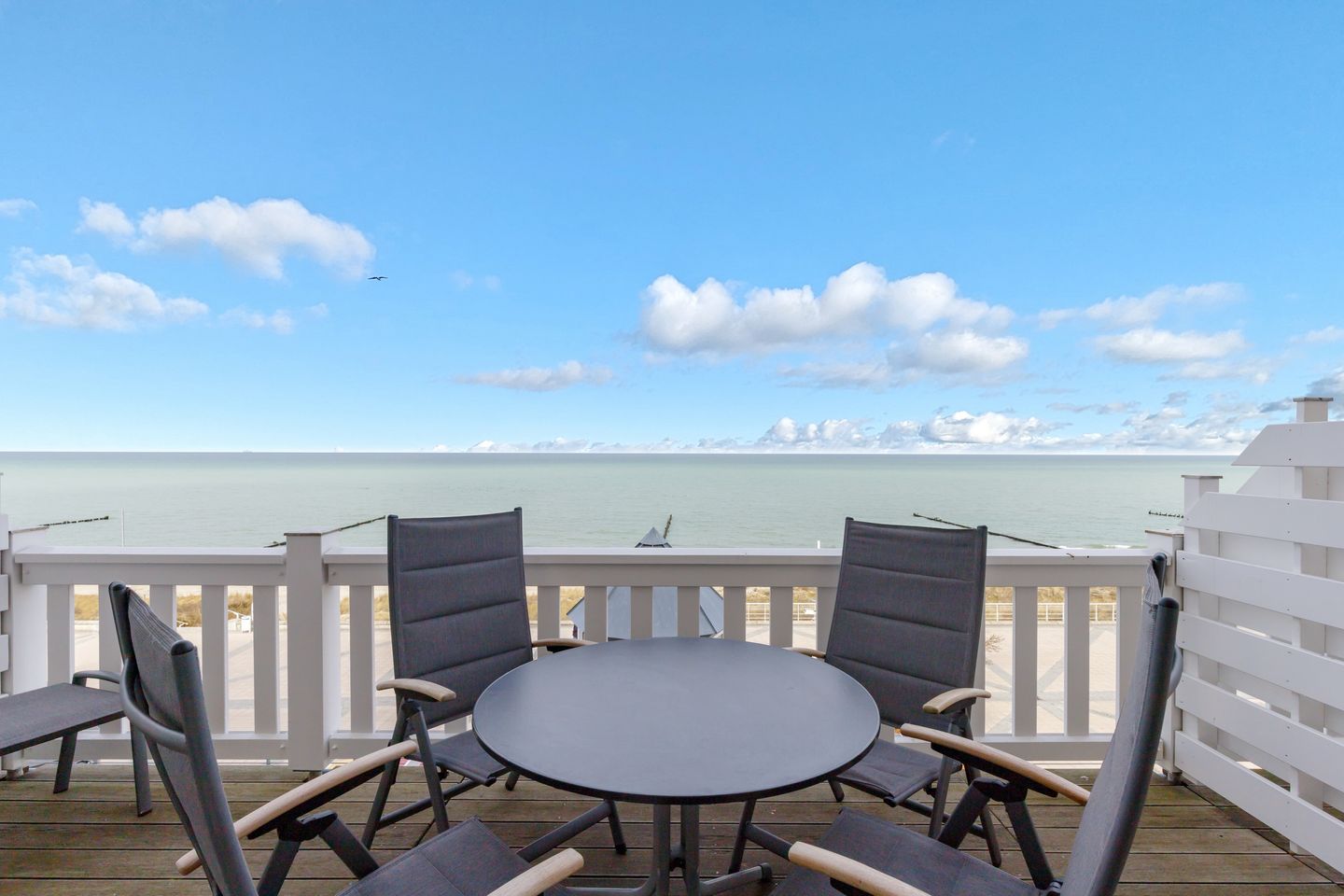 Meeresblick Meeresblick 324 Kühlungsborn - Balkon mit Gartenmöbeln