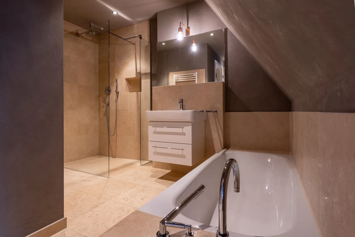 Dorf Domizil Ferienhaus Dorfremise SPO Dorf - 