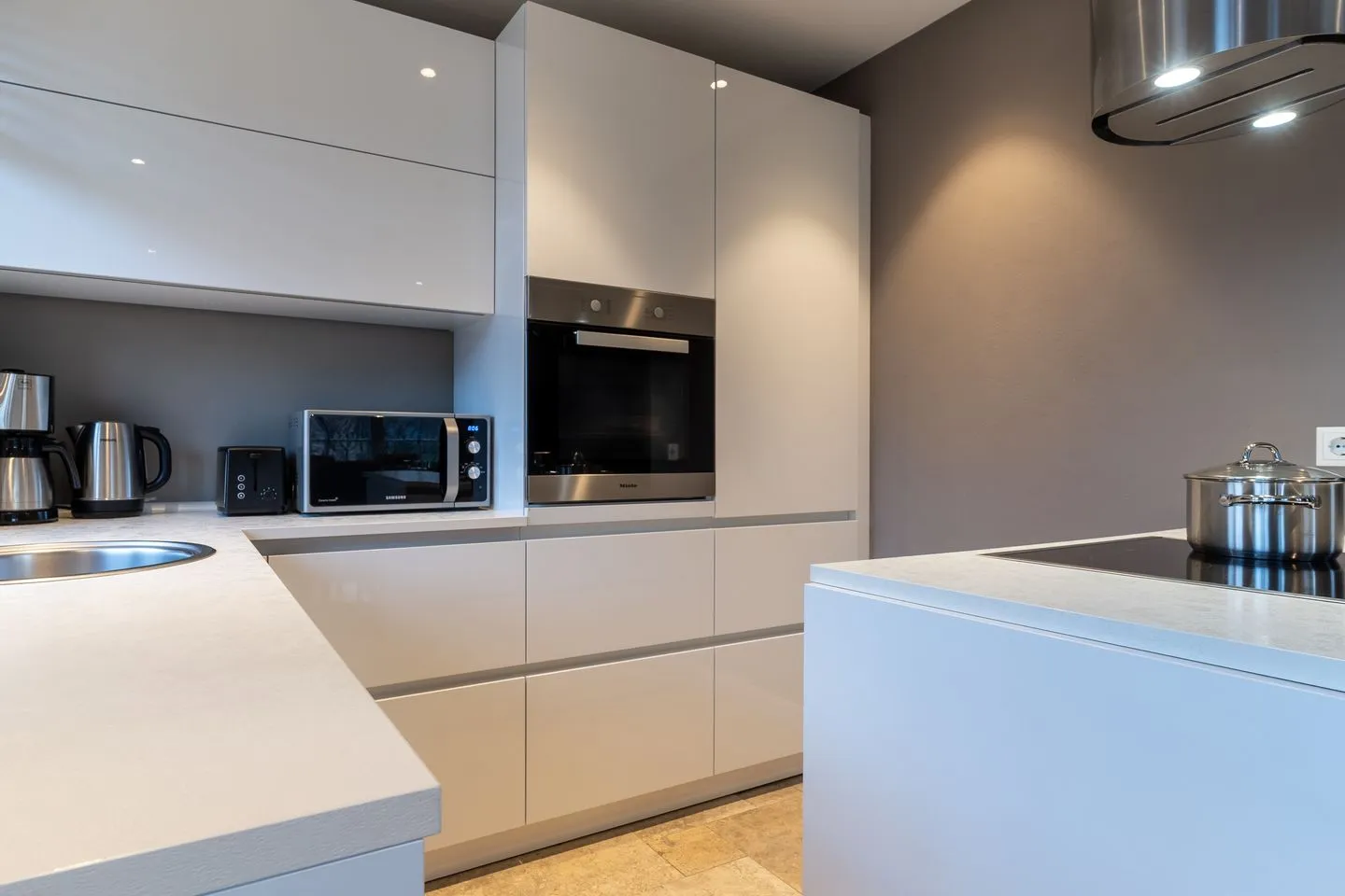 Dorf Domizil Ferienhaus Dorfremise SPO Dorf - 