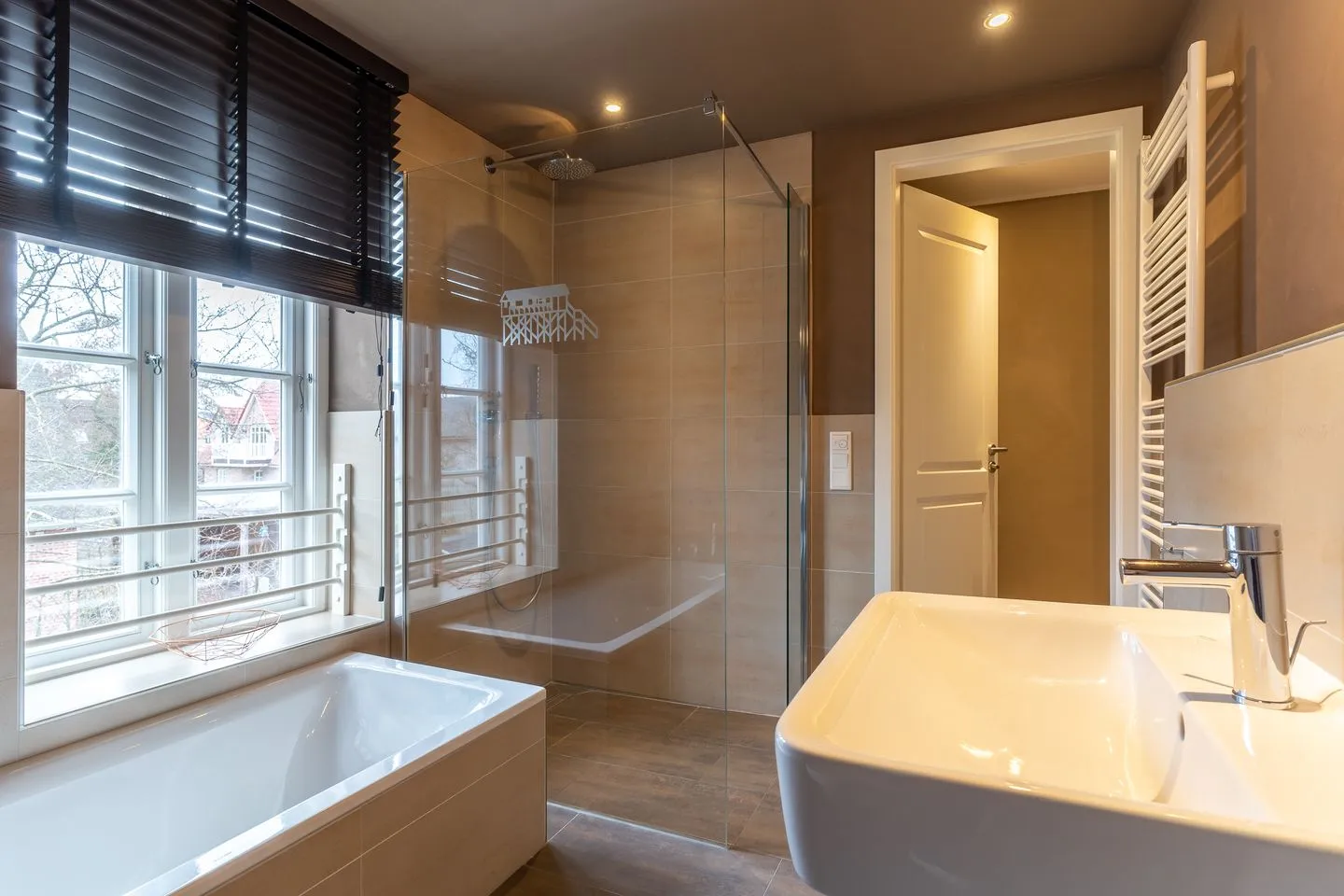 Dorf Domizil Reetdachhaus Strohhütte SPO Dorf - 