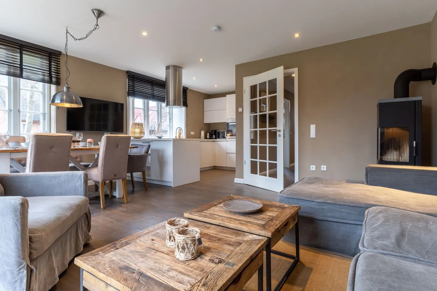 Dorf Domizil Reetdachhaus Strohhütte SPO Dorf - 