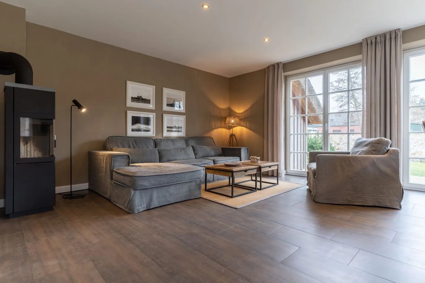 Dorf Domizil Reetdachhaus Strohhütte SPO Dorf - 