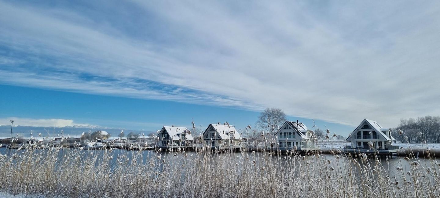  Ferienwohnung Am Yachthafen 100 Obergeschoss Harlesiel - 