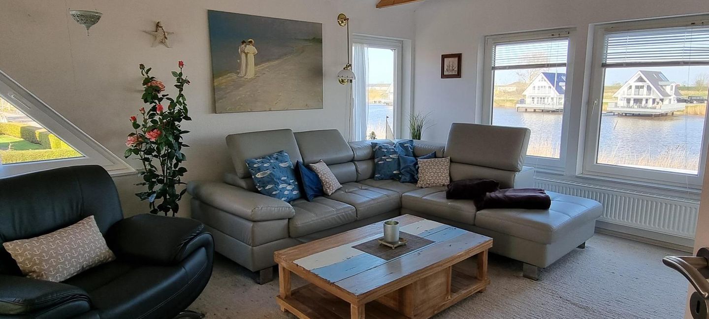  Ferienwohnung Am Yachthafen 100 Obergeschoss Harlesiel - 